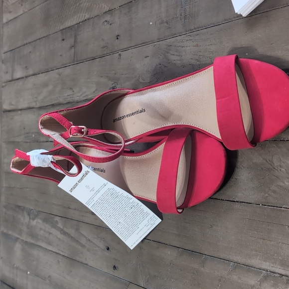 Amazon Essentials Vibrant Red Block Heel Sandals - Picture 4 of 4